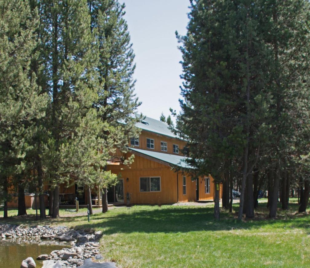 Diamondstone Guest Lodges La Pine Bagian luar foto