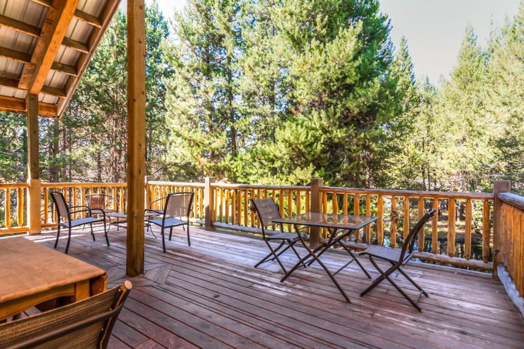 Diamondstone Guest Lodges La Pine Bagian luar foto