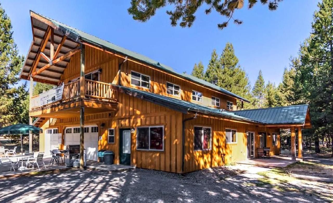 Diamondstone Guest Lodges La Pine Bagian luar foto