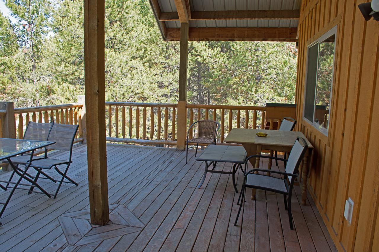 Diamondstone Guest Lodges La Pine Bagian luar foto