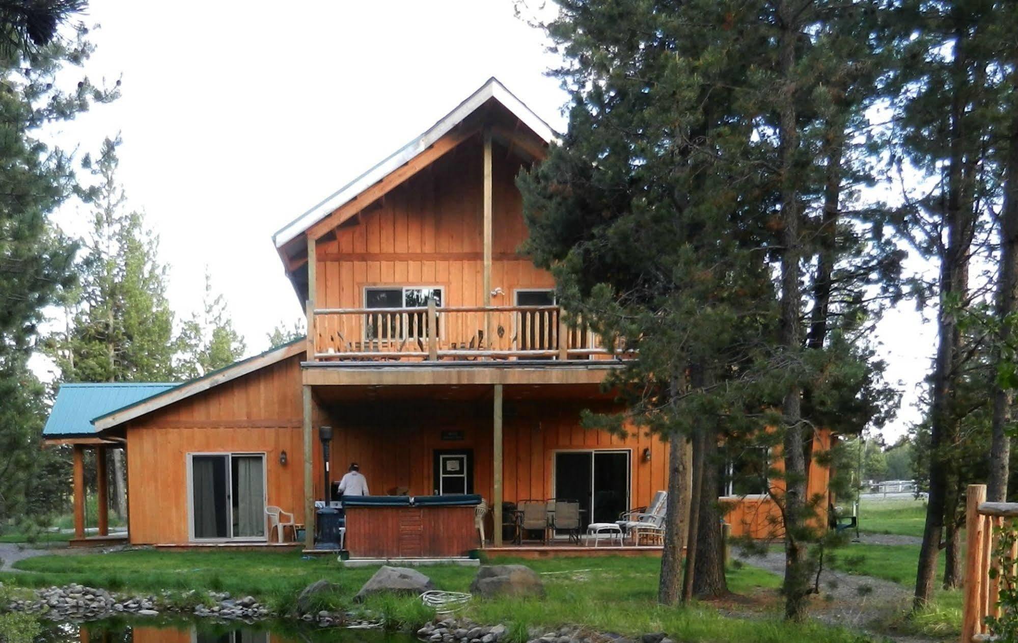 Diamondstone Guest Lodges La Pine Bagian luar foto