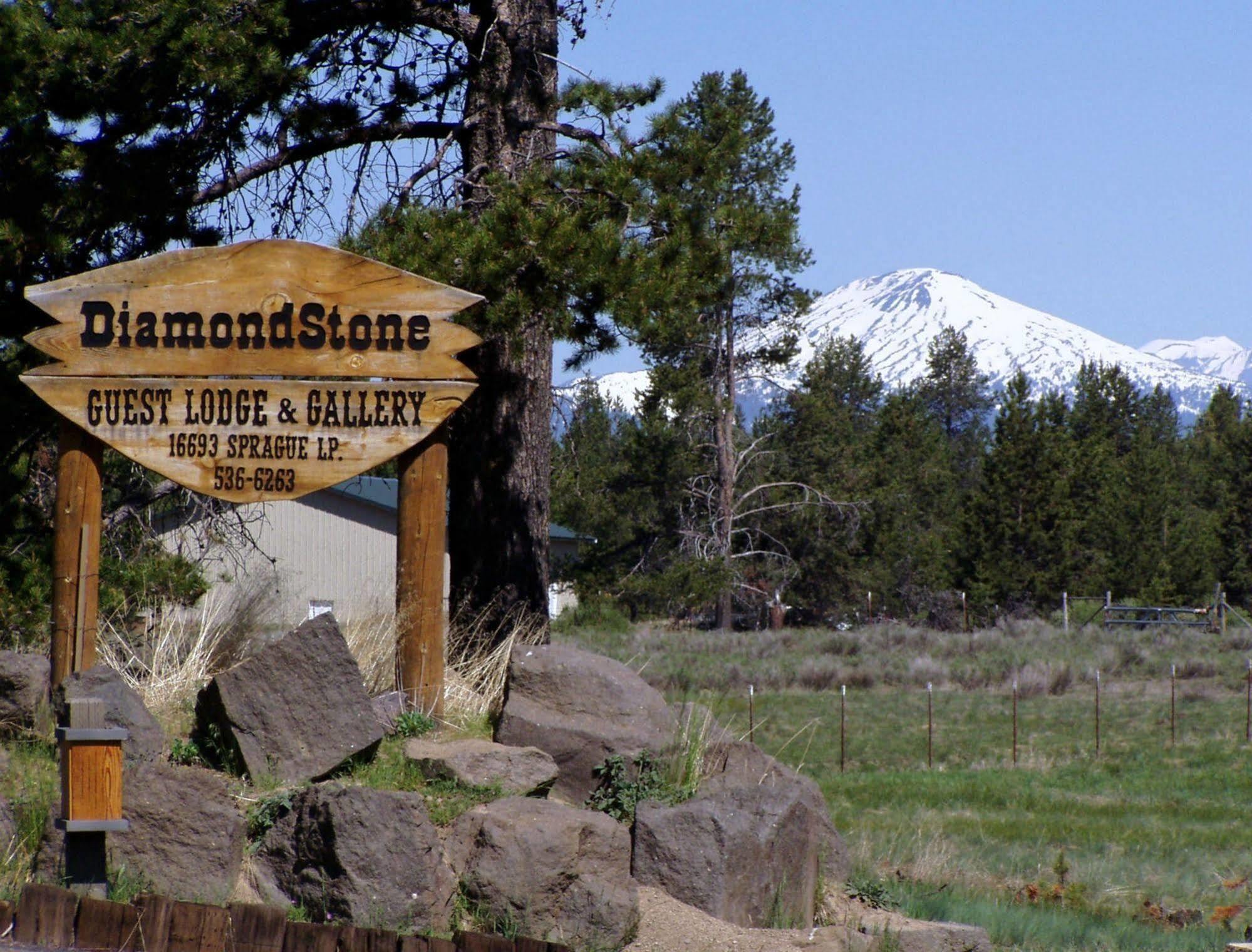 Diamondstone Guest Lodges La Pine Bagian luar foto