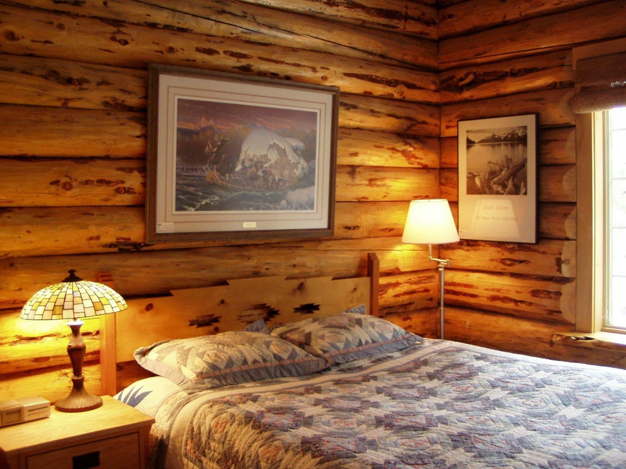 Diamondstone Guest Lodges La Pine Bagian luar foto