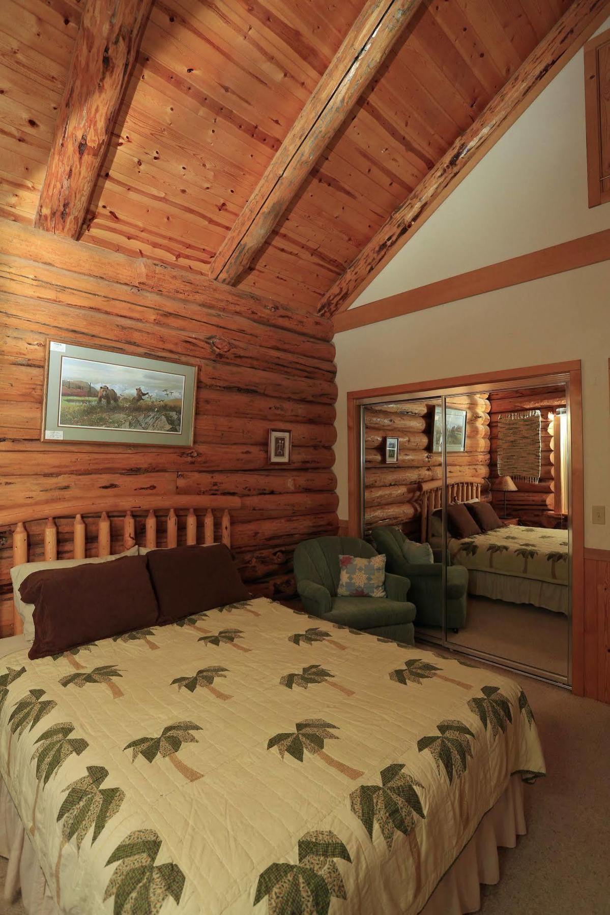 Diamondstone Guest Lodges La Pine Bagian luar foto