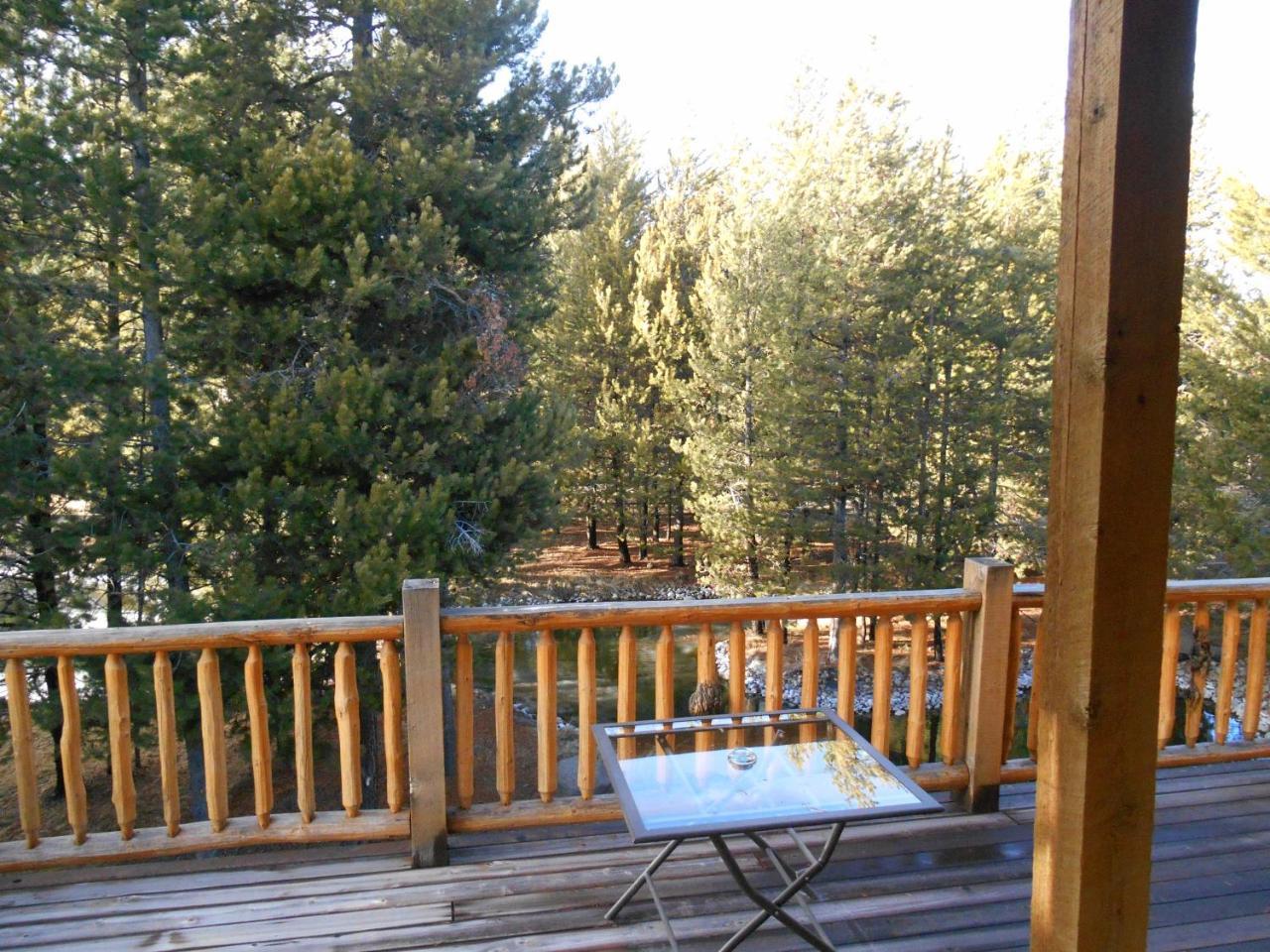 Diamondstone Guest Lodges La Pine Bagian luar foto